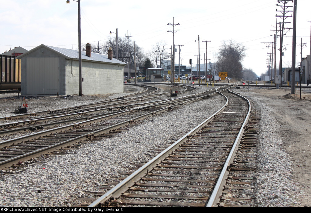 ROW Southeast from Carroll Street toward Carroll Street station